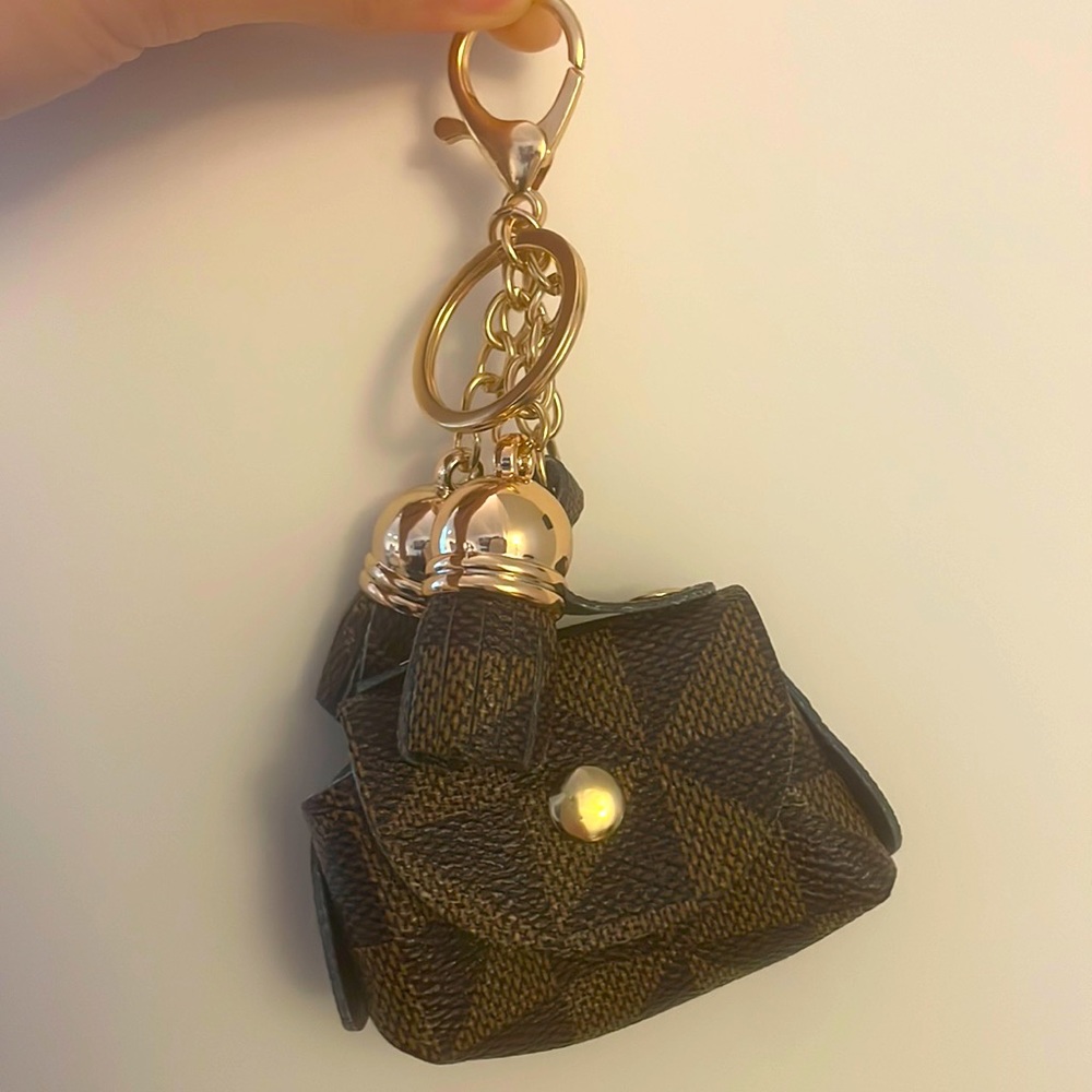 Bag chain accessory